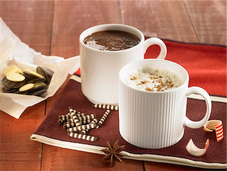 Hot chocolates Stock Photo - Premium Royalty-Free, Code: 652-03805077