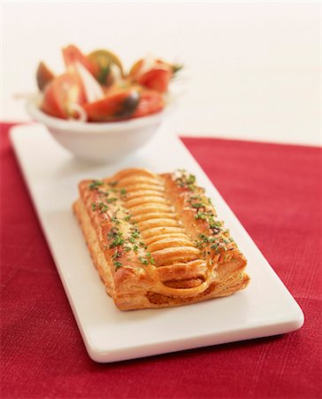 puff pastry - Tuna and parsley puff pastry pie Stock Photo - Premium Royalty-Free, Code: 652-03805113