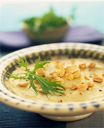 Purée de chou-fleur aux cacahuètes Photographie de stock - Premium Libres de Droits, Code: 652-03805137