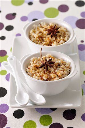 simsearch:652-06819295,k - Salted-butter toffee-flavored rice pudding Foto de stock - Sin royalties Premium, Código: 652-03805186