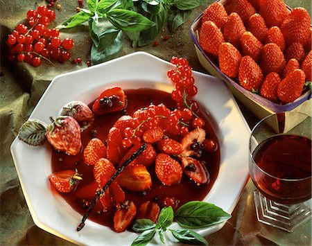 strawberry syrup - Spicy summer fruit soup Stock Photo - Premium Royalty-Free, Code: 652-03800155