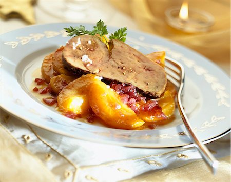 peach slice - Pan-fried foie gras with peaches Stock Photo - Premium Royalty-Free, Code: 652-03800237