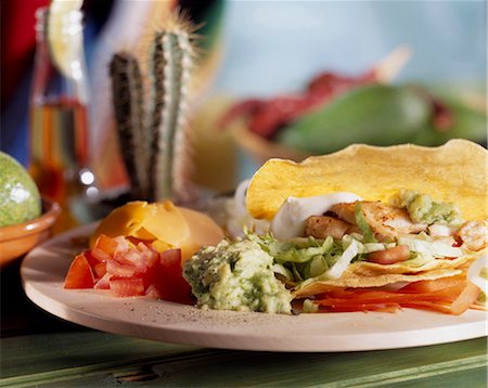 Tacos de guacamole et de poulet Photographie de stock - Premium Libres de Droits, Code: 652-03800244