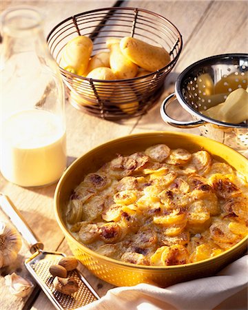 simsearch:652-02222267,k - Gratin dauphinois Stockbilder - Premium RF Lizenzfrei, Bildnummer: 652-03800254