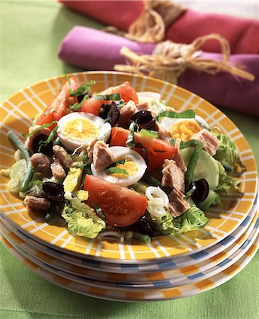 simsearch:825-05989088,k - Salad niçoise Stock Photo - Premium Royalty-Free, Code: 652-03800263