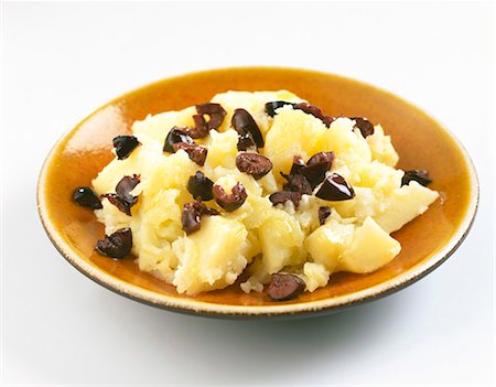 simsearch:652-03801674,k - Mashed potatoes with black olives Stock Photo - Premium Royalty-Free, Code: 652-03800277