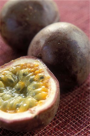 simsearch:652-02221880,k - Passionfruit Stock Photo - Premium Royalty-Free, Code: 652-03800397