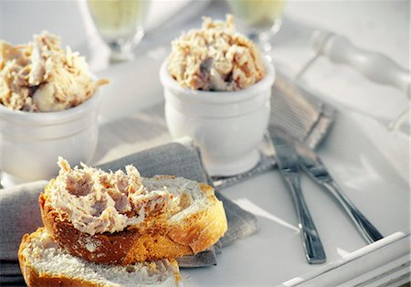 simsearch:652-03801723,k - Rillettes de Garenne Photographie de stock - Premium Libres de Droits, Code: 652-03800431