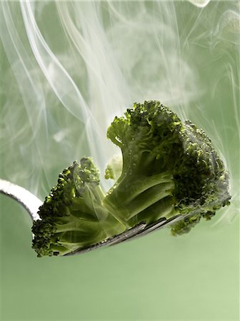 smoke green - Steam-cooked broccoli Stock Photo - Premium Royalty-Free, Code: 652-03800480