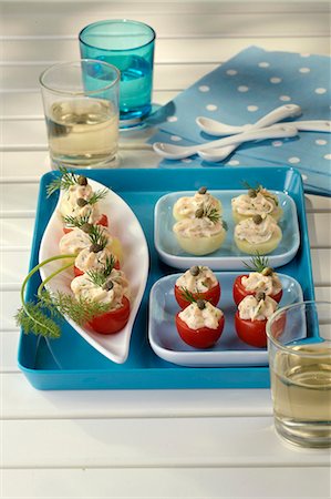 simsearch:652-03802778,k - Tomatoes filled with salmon cream Foto de stock - Sin royalties Premium, Código: 652-03800658