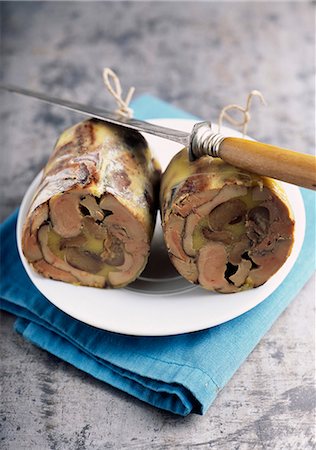simsearch:652-03804390,k - Foie gras de canard roulé et cèpes Photographie de stock - Premium Libres de Droits, Code: 652-03800706