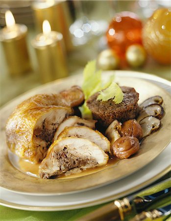 simsearch:652-03804855,k - Capon stuffed with chestnuts and ceps,moist chestnut timbale Foto de stock - Sin royalties Premium, Código: 652-03800827