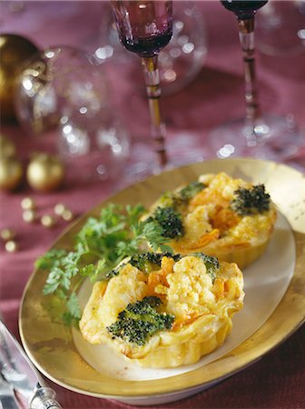 simsearch:652-03800443,k - Broccoli,cauliflower and carrot tartlettes Foto de stock - Sin royalties Premium, Código: 652-03800828