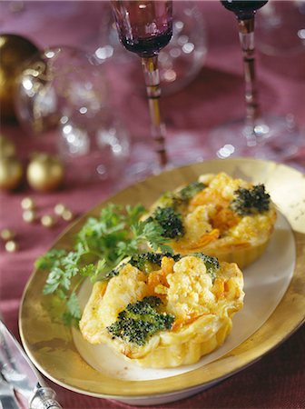 simsearch:652-03634530,k - Broccoli,cauliflower and carrot tartlettes Foto de stock - Sin royalties Premium, Código: 652-03800828