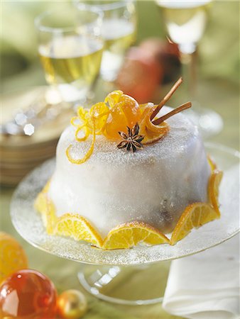 simsearch:652-03801585,k - Iced Dôme with spices and confit orange Foto de stock - Sin royalties Premium, Código: 652-03800831