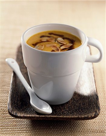 Crème de potiron avec café Photographie de stock - Premium Libres de Droits, Code: 652-03800905