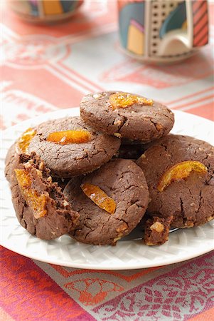simsearch:652-03801720,k - Chocolat, noix, gingembre et confit d'oranges biscuits Photographie de stock - Premium Libres de Droits, Code: 652-03800935