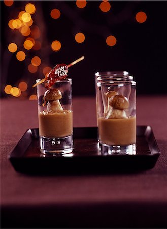 simsearch:652-03800443,k - Verrine of creamed boletus Foto de stock - Sin royalties Premium, Código: 652-03801153