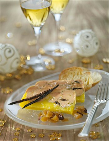 simsearch:652-03804856,k - Foie gras with vanilla Stock Photo - Premium Royalty-Free, Code: 652-03801248