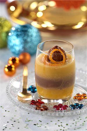 simsearch:825-03629022,k - Chestnut mousse with orange jelly Stock Photo - Premium Royalty-Free, Code: 652-03801509