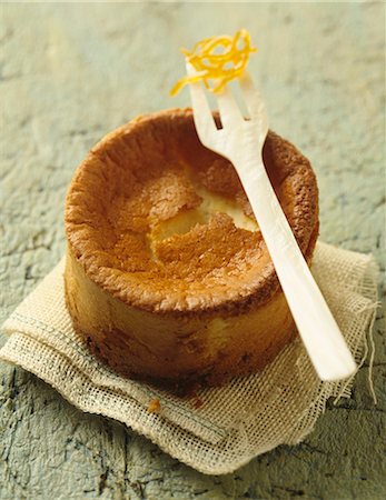 simsearch:652-03804686,k - Orange soufflé Foto de stock - Sin royalties Premium, Código: 652-03801625
