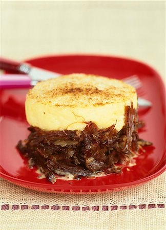 simsearch:652-03804390,k - Canard confit et moutarde Parmentier Photographie de stock - Premium Libres de Droits, Code: 652-03801749