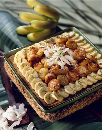 simsearch:652-03801551,k - Tarte banane et noix de coco Photographie de stock - Premium Libres de Droits, Code: 652-03801866