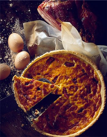 simsearch:652-03801853,k - Diced bacon Quiche Stock Photo - Premium Royalty-Free, Code: 652-03801899