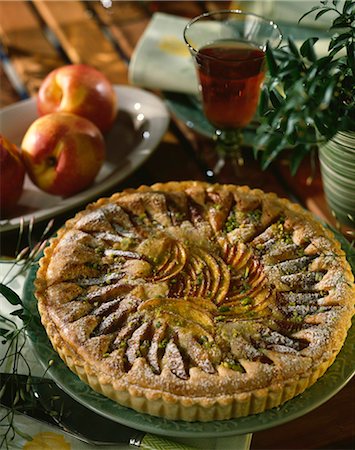 simsearch:652-03804414,k - Brugnon tart Stock Photo - Premium Royalty-Free, Code: 652-03801919