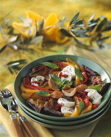 red pepper and basil - Mushroom,pepper and mozzarella salad Stock Photo - Premium Royalty-Free, Code: 652-03801932