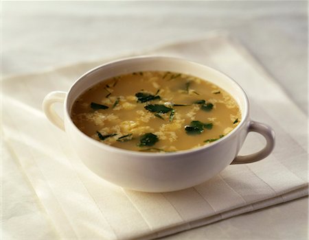 fungo morel - Egg soup Fotografie stock - Premium Royalty-Free, Codice: 652-03802035