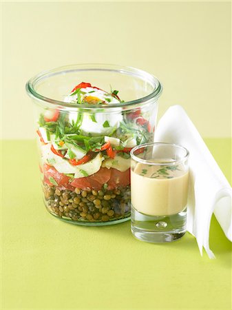 simsearch:652-03800283,k - Vegetarian lentil salad Foto de stock - Sin royalties Premium, Código: 652-03802267