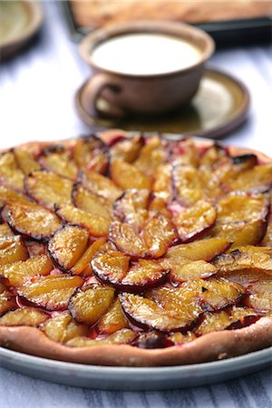 simsearch:652-03801875,k - Plum tart Stock Photo - Premium Royalty-Free, Code: 652-03802431