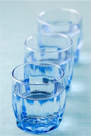 simsearch:652-03802474,k - Verres d'eau Photographie de stock - Premium Libres de Droits, Code: 652-03802474