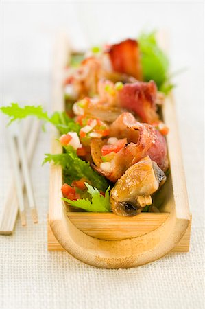 simsearch:652-03634528,k - Mushroom and bacon skewers Foto de stock - Sin royalties Premium, Código: 652-03802646