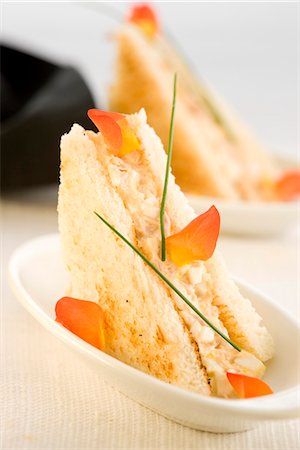 simsearch:825-03627225,k - Tuna and mayonnaise mini sandwich Stock Photo - Premium Royalty-Free, Code: 652-03802810
