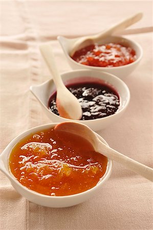 simsearch:652-03634796,k - Bowl of jam for breakfast in a Riad in Marrakech Foto de stock - Sin royalties Premium, Código: 652-03802969