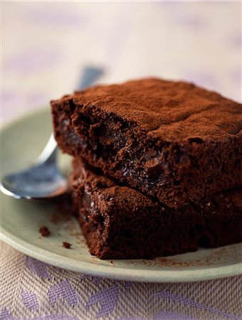 simsearch:652-03803886,k - Moist chocolate cake Foto de stock - Sin royalties Premium, Código: 652-03803046