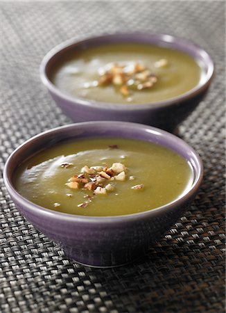 simsearch:652-03803265,k - Split pea and walnut soup Stock Photo - Premium Royalty-Free, Code: 652-03803177