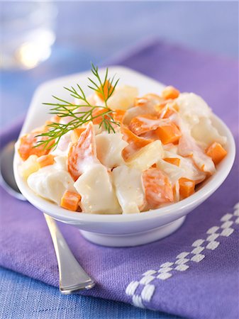 simsearch:652-03633950,k - Salmon and scallop salad with cream sauce Foto de stock - Sin royalties Premium, Código: 652-03803186