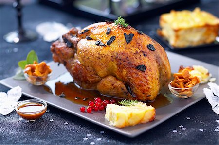 simsearch:652-05807348,k - Roast guinea-fowl capon with Périgueux sauce Stock Photo - Premium Royalty-Free, Code: 652-03803253