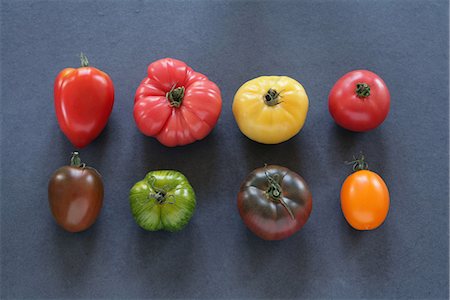 simsearch:825-05814292,k - Selection of tomatoes Foto de stock - Royalty Free Premium, Número: 652-03803292