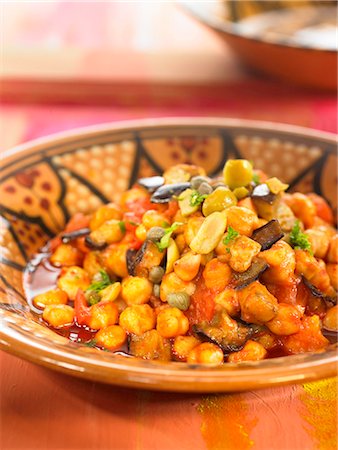 simsearch:652-03803515,k - Vegetable and chickpea Tbikha Foto de stock - Sin royalties Premium, Código: 652-03803518