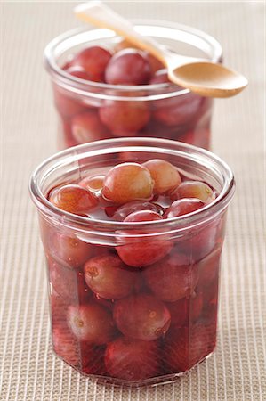 simsearch:652-03801133,k - Grapes in syrup Foto de stock - Sin royalties Premium, Código: 652-03803717