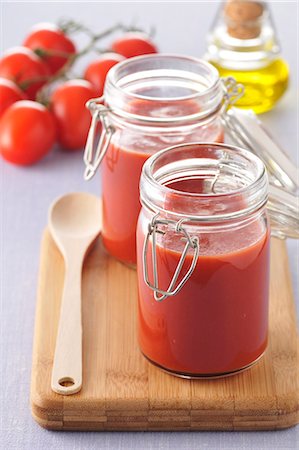 Jars of tomato sauce Stock Photo - Premium Royalty-Free, Code: 652-03803725