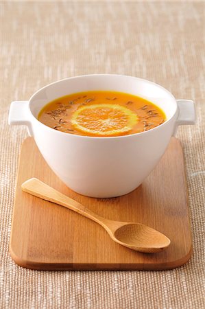 simsearch:652-03801585,k - Carrot soup with orange,ginger and cumin Foto de stock - Sin royalties Premium, Código: 652-03803729