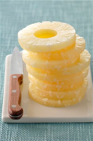 picture of pineapple - Sliced pineapple Foto de stock - Sin royalties Premium, Código: 652-03803741