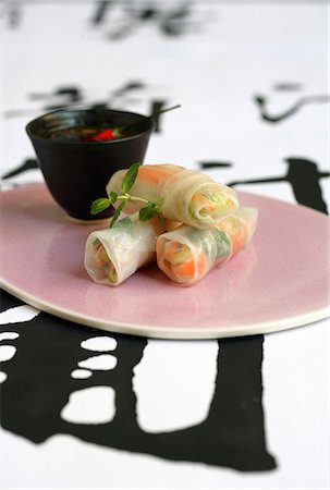 spring roll - Spring rolls Stock Photo - Premium Royalty-Free, Code: 652-03803767