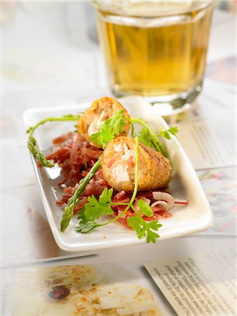 Serrano ham and chicken croquettes Stock Photo - Premium Royalty-Free, Code: 652-03803778