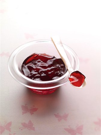 Apple and redcurrant jelly Stock Photo - Premium Royalty-Free, Code: 652-03803843